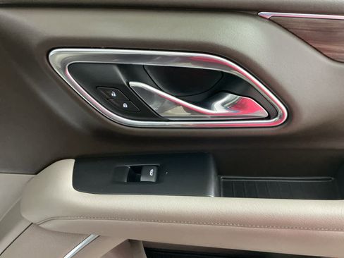 Used 2021 Chevrolet Suburban Z71 w/ Z71 Off-Road Package image 10