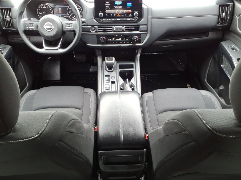 Used 2024 Nissan Pathfinder S FWD image 10