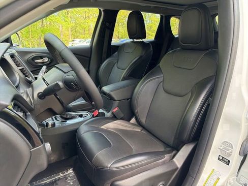Used 2023 Jeep Cherokee Altitude Lux w/ Lux Elite Package AWD/4WD image 16