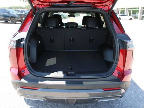 Used 2025 Chevrolet Equinox ACTIV w/ Safety and Technology Package FWD image 7