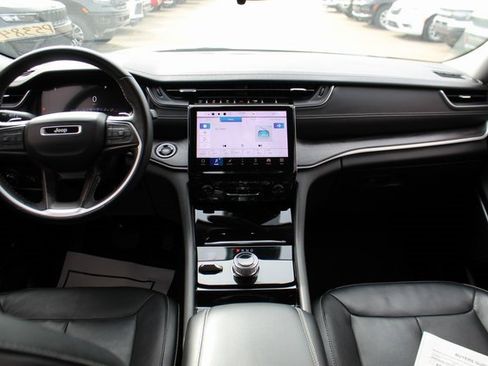 Used 2022 Jeep Grand Cherokee L Limited image 12