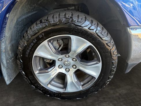 Used 2019 RAM 1500 Laramie AWD/4WD image 37