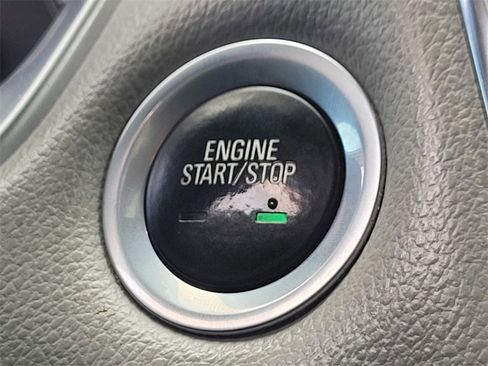 Used 2018 Chevrolet Traverse LT image 29