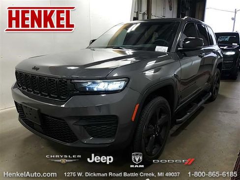 Used 2024 Jeep Grand Cherokee Altitude AWD/4WD image 1
