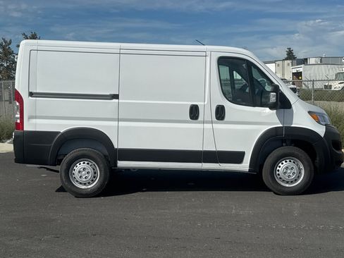 New 2026 RAM ProMaster 1500 w/ Convenience Group FWD image 2