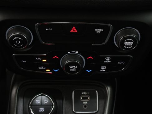 Used 2020 Jeep Compass Trailhawk AWD/4WD image 19