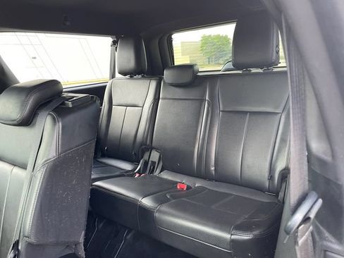 Used 2018 Ford Expedition Max XLT w/ Equipment Group 202A AWD/4WD image 29