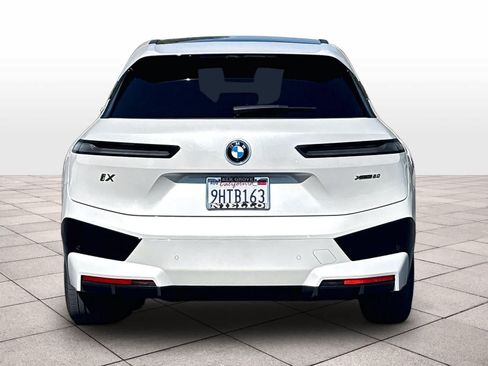 Used 2024 BMW iX xDrive50 w/ Sport Package AWD/4WD image 8
