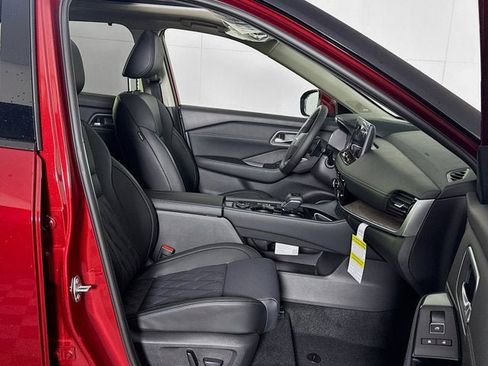 New 2026 Nissan Rogue Platinum image 29