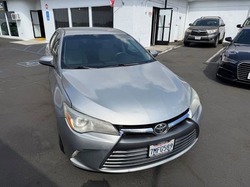 Used 2015 Toyota Camry LE FWD image 11