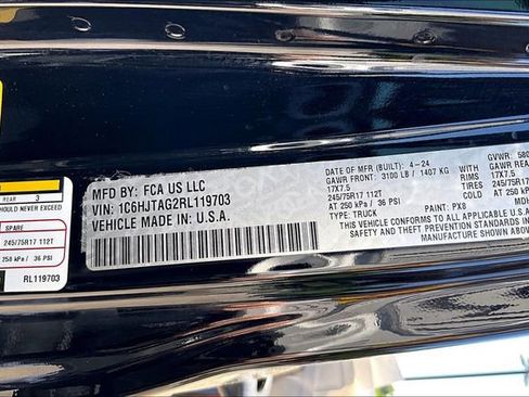 Used 2024 Jeep Gladiator Sport AWD/4WD image 15