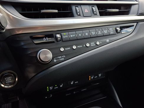 Certified 2021 Lexus ES 250 w/ Premium Package AWD/4WD image 18