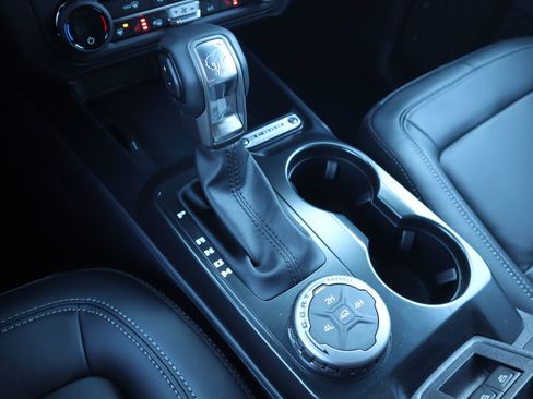 New 2026 Ford Bronco Outer Banks AWD/4WD image 9