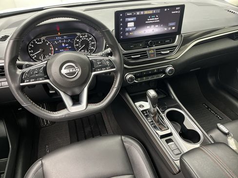 Used 2024 Nissan Altima 2.5 SR w/ SR Premium Package AWD/4WD image 15