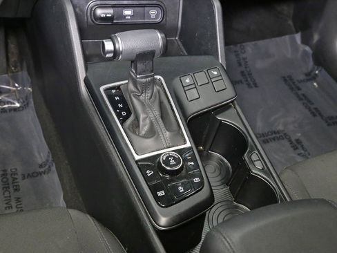 Used 2023 Kia Sportage LX image 11