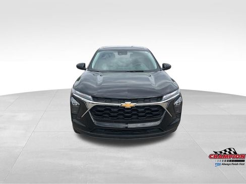 Used 2024 Chevrolet Trax LS w/ LS Convenience Package FWD image 9