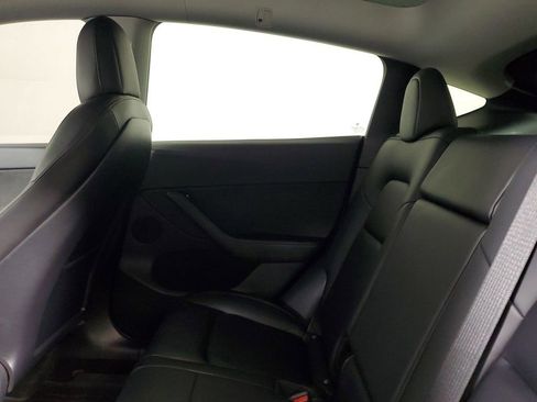 Used 2021 Tesla Model Y Long Range image 10