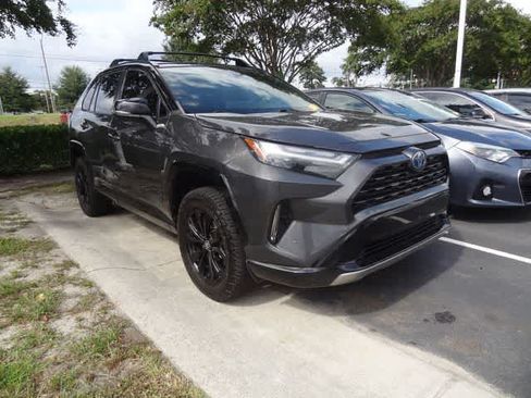 Used 2022 Toyota RAV4 XSE AWD/4WD image 3