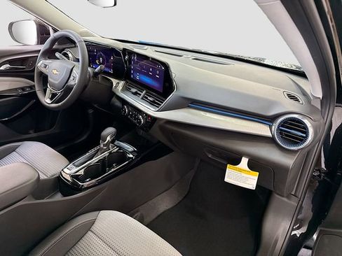 New 2026 Chevrolet Trax LT w/ Driver Confidence Package image 30