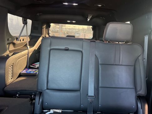 Used 2023 Chevrolet Suburban RST w/ Luxury Package image 18