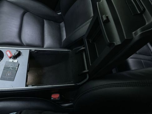 Used 2022 Tesla Model Y Long Range image 25