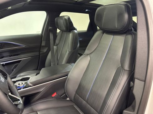 New 2025 Cadillac Lyriq Sport image 27