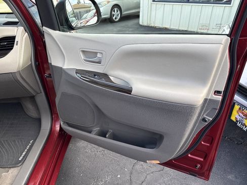 Used 2015 Toyota Sienna XLE 8 Passenger 4dr Mini Van image 45