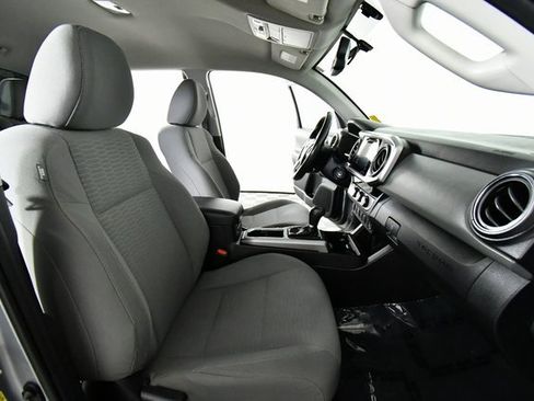 Used 2016 Toyota Tacoma Tacoma Double Cab image 22