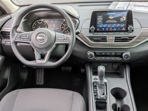 New 2025 Nissan Altima 2.5 SV image 27