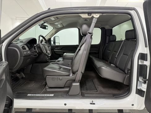 Used 2013 Chevrolet Silverado 2500 LTZ w/ LTZ Plus Package image 20