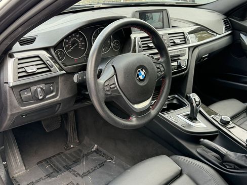 Used 2018 BMW 330i Sedan w/ Convenience Package image 4