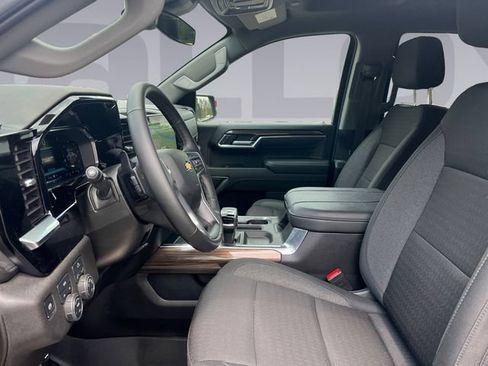 Certified 2026 Chevrolet Silverado 1500 LT w/ LPO, Dark Essentials Package AWD/4WD image 10