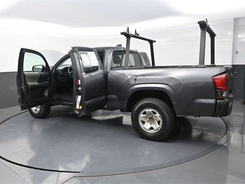 Used 2022 Toyota Tacoma SR image 29