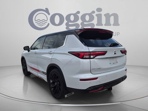 Used 2023 Mitsubishi Outlander SE Black Edition AWD/4WD image 4