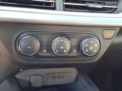 Used 2024 Chevrolet Trax RS image 17