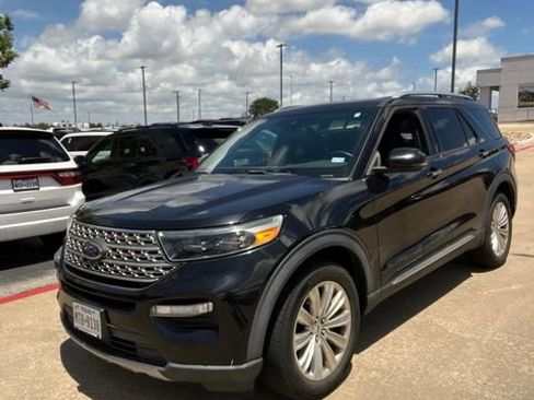 Used 2020 Ford Explorer Limited w/ Class III Trailer Tow Package AWD/4WD image 2