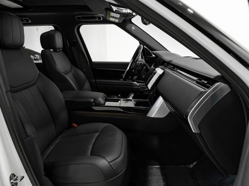 Used 2025 Land Rover Range Rover Long Wheelbase SE image 27