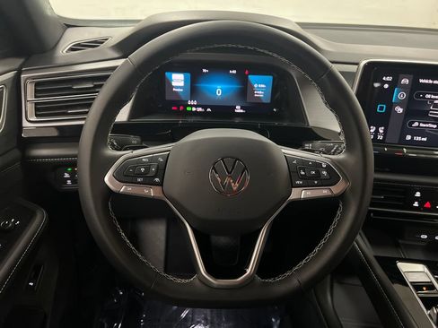 Used 2024 Volkswagen Atlas Cross Sport SE FWD image 17