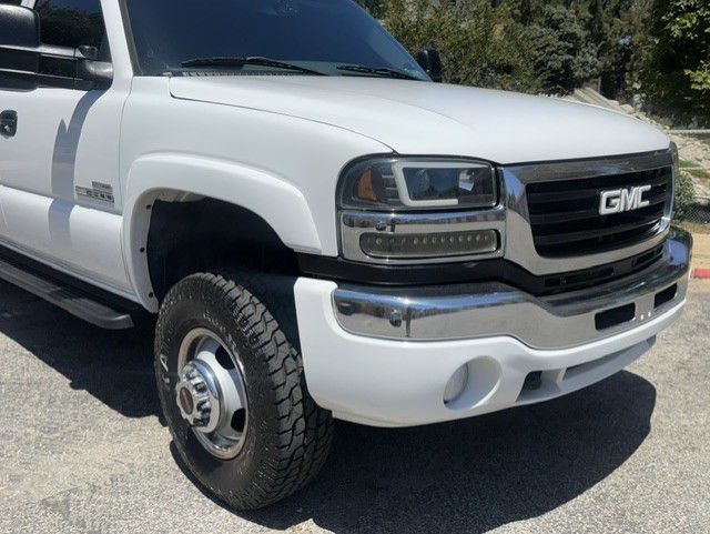 Used 2006 GMC Sierra 3500 SLT w/ Heavy-Duty Power Package AWD/4WD image 13