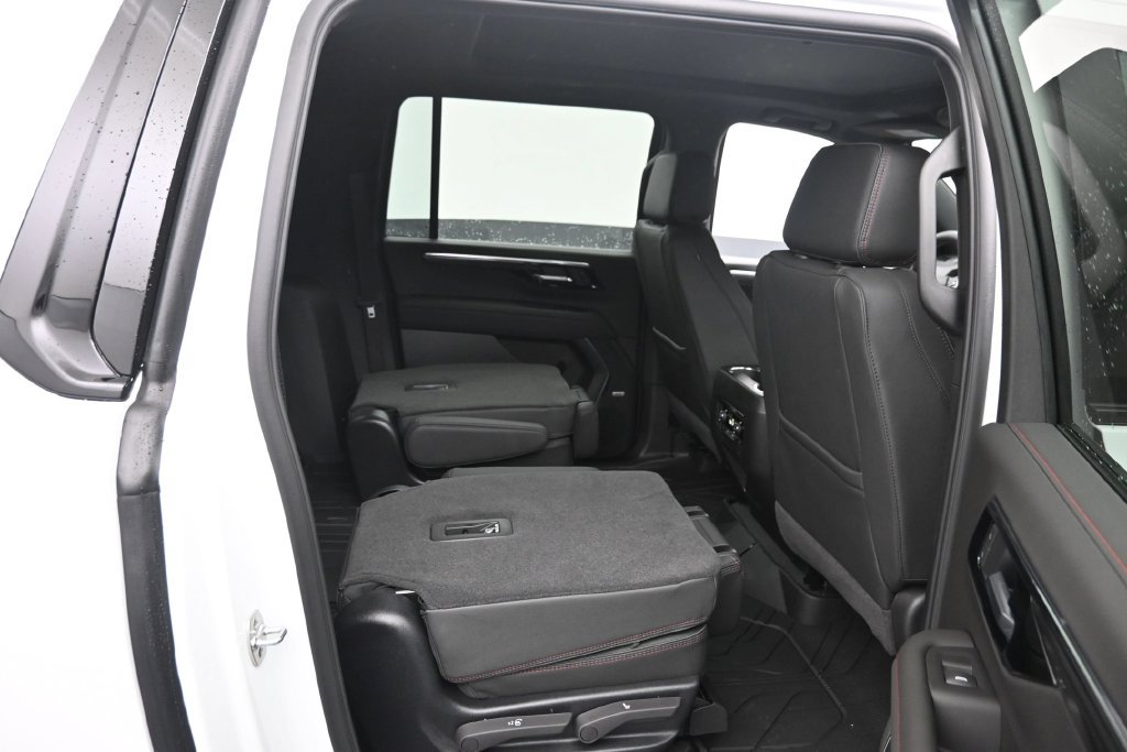 New 2027 Chevrolet Suburban RST w/ Comfort Package AWD/4WD image 10