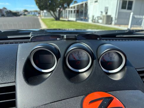 Used 2007 Nissan 350Z Touring image 5