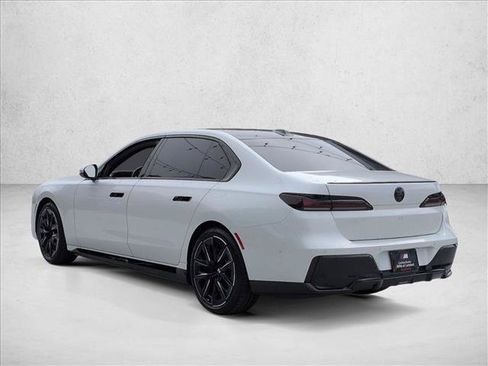 Used 2023 BMW i7 xDrive60 AWD/4WD image 8