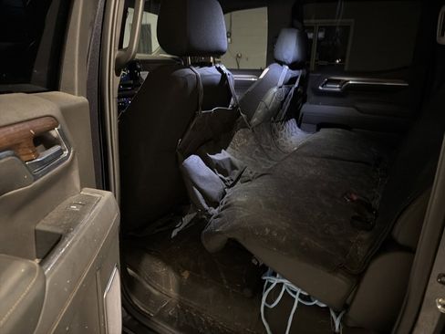 Used 2023 Chevrolet Silverado 1500 High Country w/ High Country Premium Package image 9