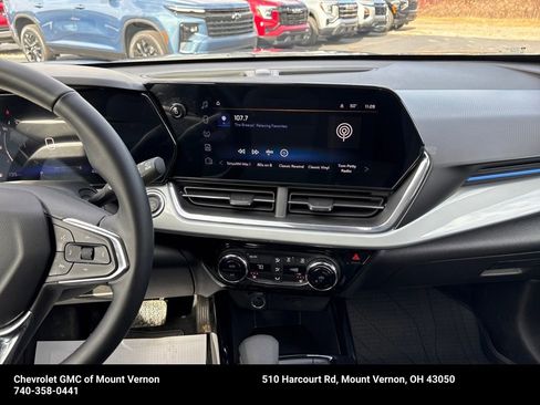 New 2025 Chevrolet Trax LT w/ LT Convenience Package image 19