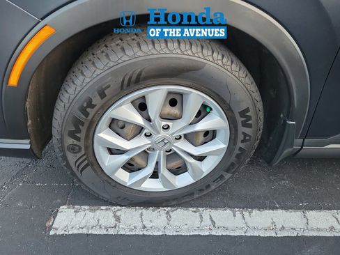 Used 2024 Honda CR-V LX image 4