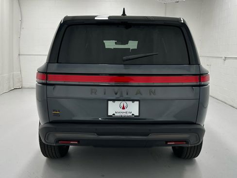 Used 2025 Rivian R1S Premium AWD/4WD image 7