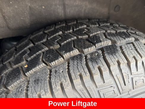 Used 2024 Ford Expedition XLT image 21