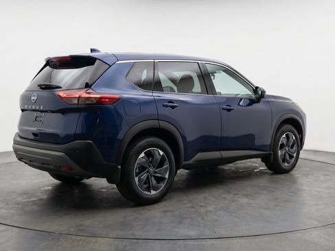 Used 2025 Nissan Rogue SV FWD image 9