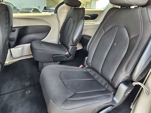 Used 2023 Chrysler Voyager LX FWD image 20