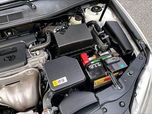 Used 2017 Toyota Camry SE image 31